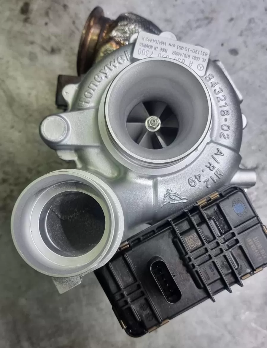 Recondiționare Turbină Mercedes W213 E 220 d 2.0 194 CP