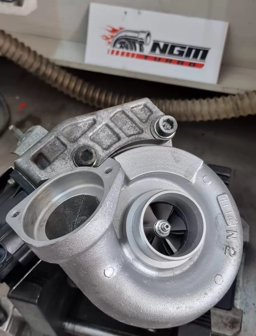 BMW Seria 3 E90 163 CP