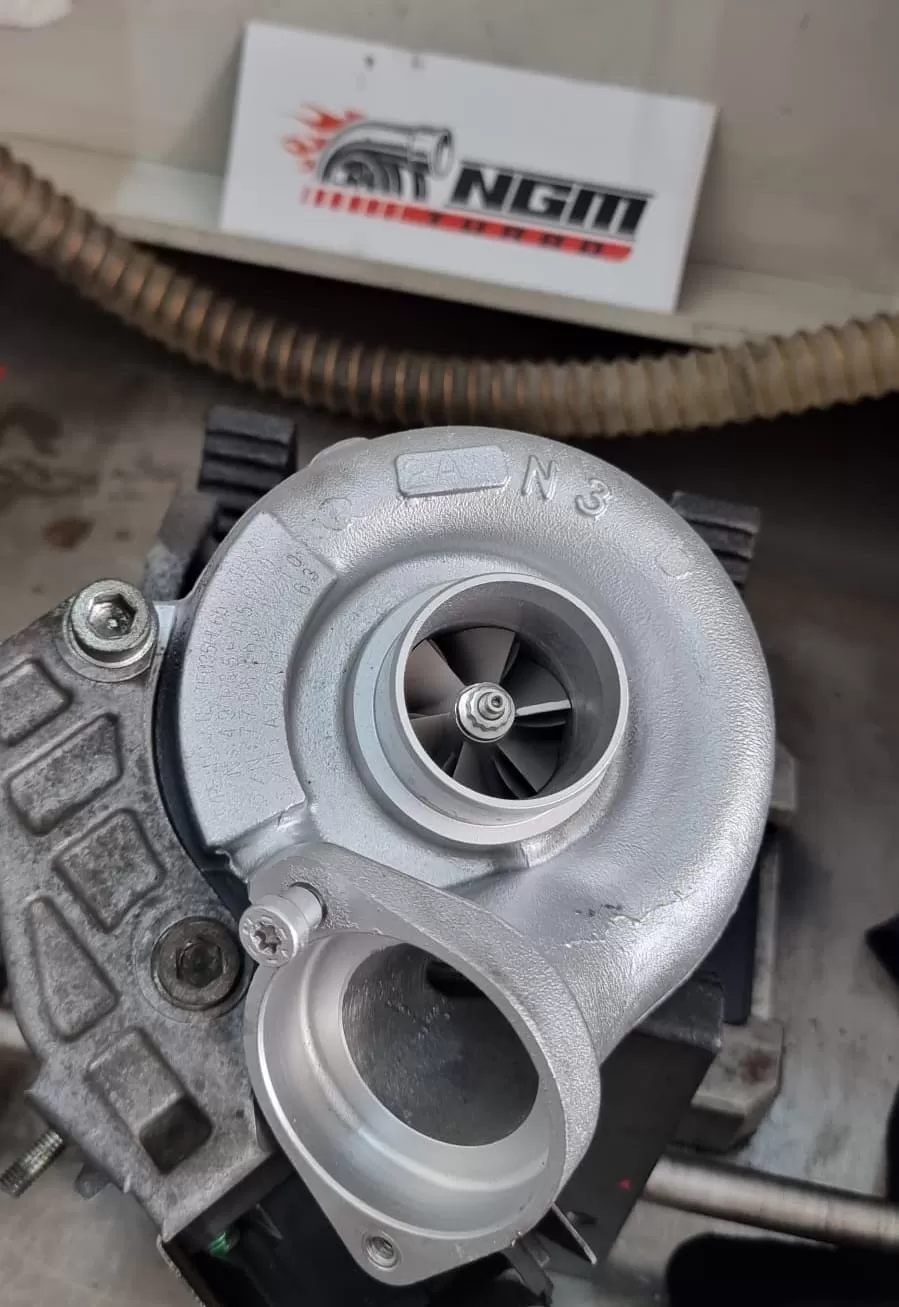 BMW Seria 3 E90 163 CP